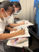 勉強やってる人も…